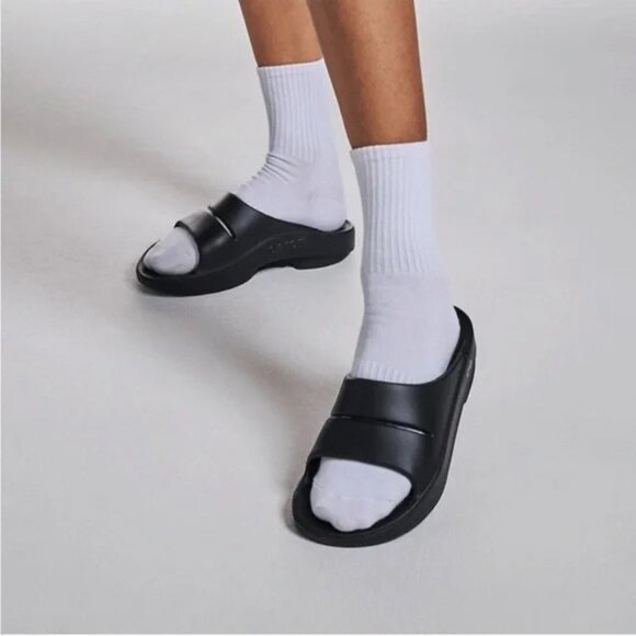 Oofos Ooriginal Men's Black Recovery Slide Lightweight Sandals Sz 9 Wo's 11 2550 - Picture 2 of 15